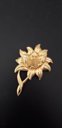 Broche tournesol vintage en métal doré 