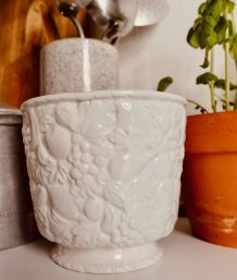 Vase blanc motif fruit