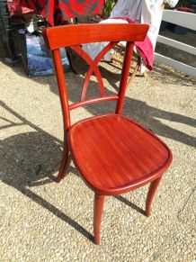 Chaise rouge bordeaux en bois neuves style bar à vin