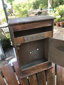 Boîte aux lettres ancienne en bois 