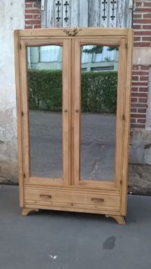 Superbe armoire parisienne année 30 style art déco.