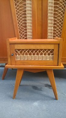 Petit chevet en rotin vintage