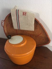 Grande essoreuse salade vintage Moulinex.