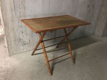 Table pliante en bois années 40