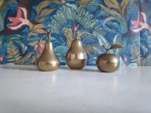 2 poires et 1 pomme en laiton