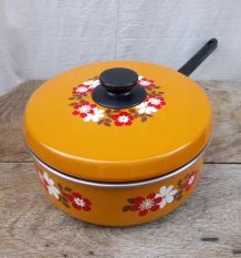 Jolie casserole sauteuse émaillée - Années 70/80
