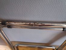 chaises pliantes plexi marron fumé et structure métal chromé