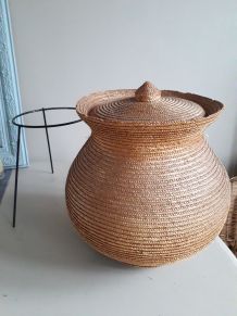 Travailleuse vintage en vannerie