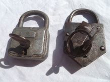 lot  de  2 cadenas  anciens