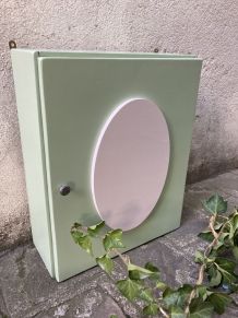 armoire à pharmacie amande/rose