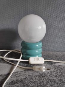 lampe en céramique bleue turquoise et globe opaline blanc