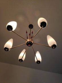 lustre vintage or et rouge avec tulipes opaline