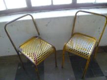 2 chaises vintage en métal 