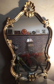 miroir style louis xv  fond  noir patiné  or  1970 en bonne 