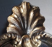 miroir style louis xv  fond  noir patiné  or  1970 en bonne 