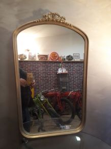 miroir  classic elégant  et epuré patiné  or  1970 en bonne 