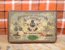 Boite à cigarettes publicitaire en tôle / Le Khédiv