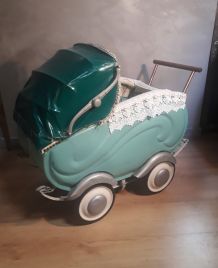 Landeau de poupée vintage 1940 a 50       ; h70x80x45 jouet 