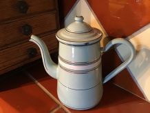 BELLE CAFETIÈRE ÉMAILLÉE  VERTE À RAYURES 