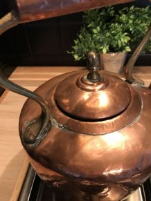 Ancienne bouilloire en cuivre 