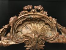 Fronton ancien en métal doré 