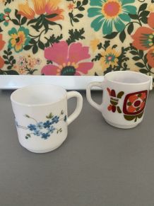 2 tasses vintage année 70