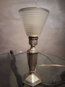petite lampe de chevet art deco   en regule patiné or 