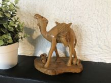 Statuette dromadaire en bois