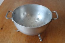 Passoire vintage zinc années 70