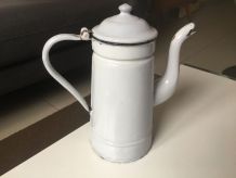 Cafetière en tôle émaillée années 50