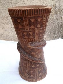 vase , mortier sculpté, africain