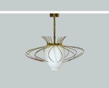 SUSPENSION EN VERRE OPALIN ET ARCEAUX EN LAITON