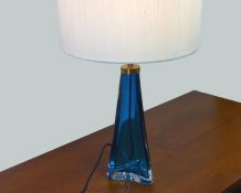 Lampe en verre bleu Orrefors 1960 