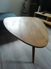 Table basse vintage en manguier massif pieds compas 