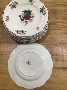 8 assiettes vintage fleuries