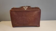 mallette en cuir ancienne avec 2 poches intérieures
