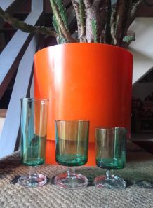 Ensemble de 18 verres à pied - Années 70