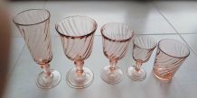 Service de 30 verres roses