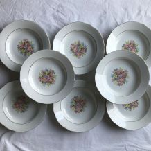 Série de 8 assiettes creuses  - en porcelaine