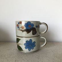 deux grandes tasses - en  grés 