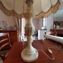 Pied de lampe en albatre véritable