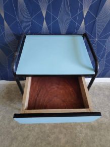 chevet formica bleu clair et structure métal noir années 50