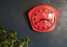 Horloge vintage, pendule murale "Jura Rouge"