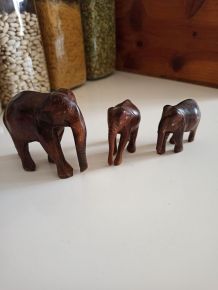 Lot de 3 éléphants en bois 