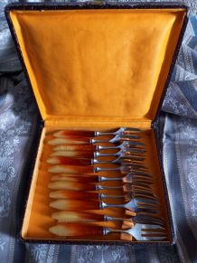 Fourchettes à dessert. 