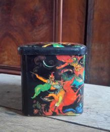 Boite en tôle lithographiée - Massilly France 