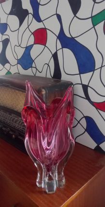 Ancien vase en cristal de bohême rose 