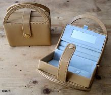  1 Petit sac - Porte-bagues en plastique et feutrine 