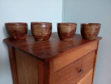  Tasses signées en grès pyrité ensemble de 4