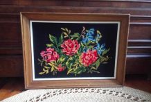 Cadre canevas des années 70/80 - Décor roses 